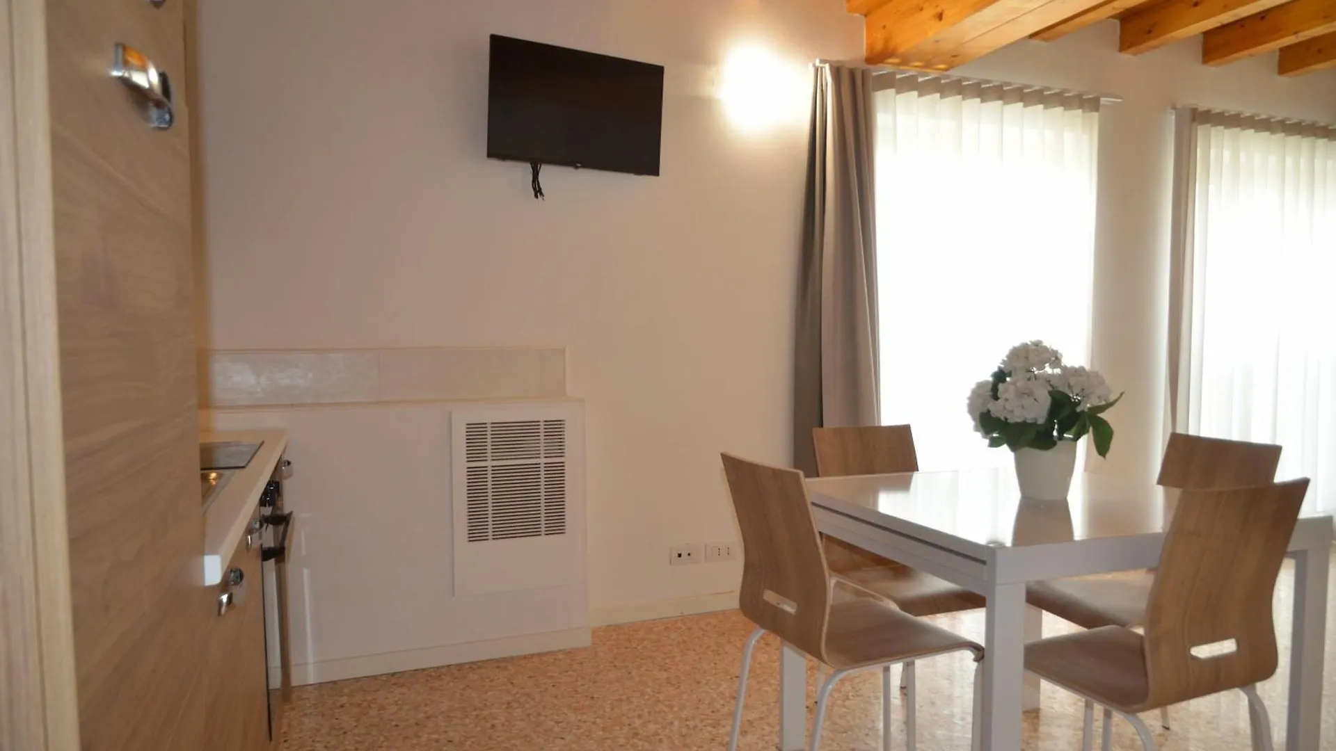 Palazzo Maggiore Suite B Noale 0*,